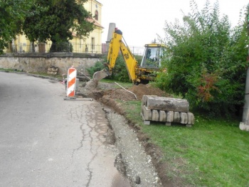 Drobné stavební úpravy u kostela